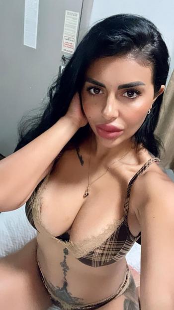 Sara, 25  female escort, Charlottesville