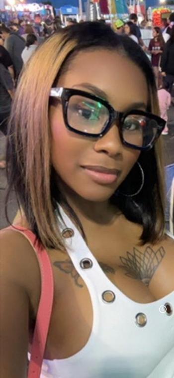 Karla, 26  female escort, Charlottesville