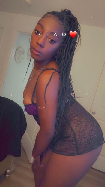 Money, 24  female escort, Charlottesville